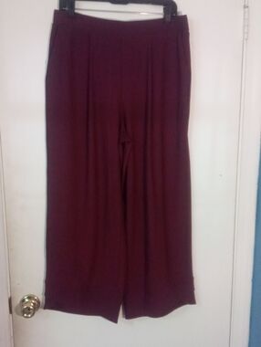 Wynne Collection Wine Pants Large New NWOT Exceptional Quality Fancy Hem